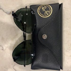RAY-BAN Unisex Black lens/black frame aviator